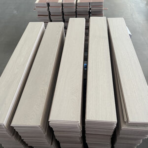 Prime grade oak flooring with rigid core